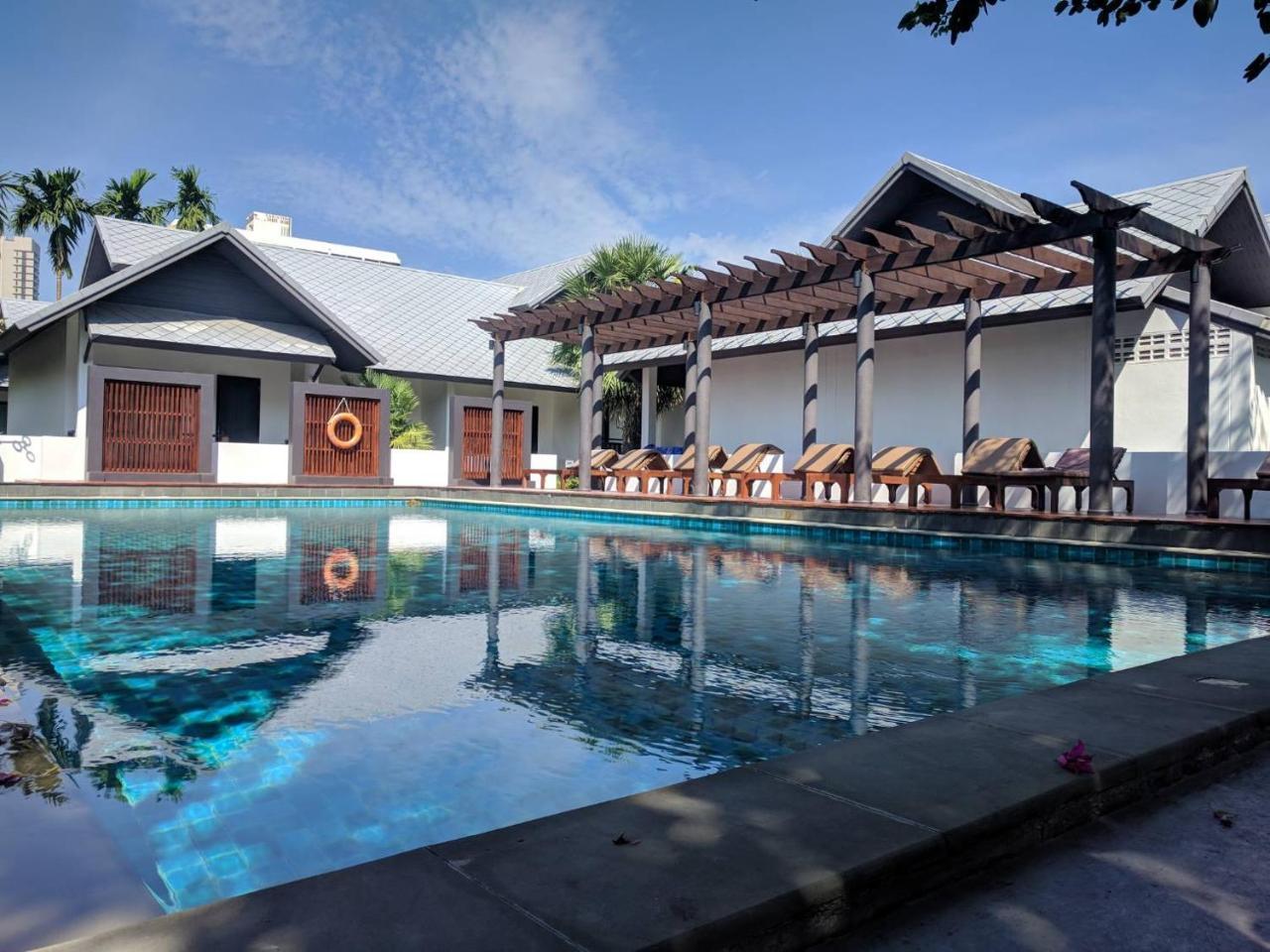 Long Beach Garden Hotel & Pavilions Pattaya Exterior photo